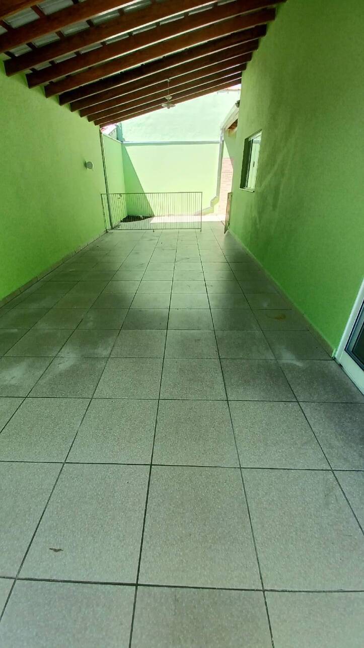 Casa para alugar com 2 quartos, 80m² - Foto 5