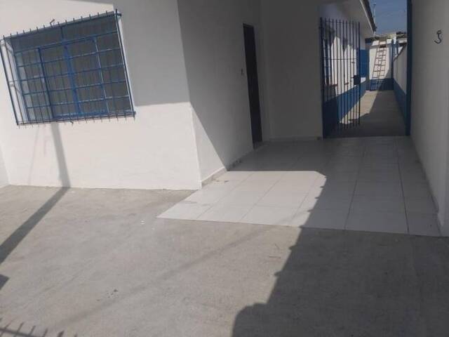 #1123 - Casa para Locação em Caraguatatuba - SP