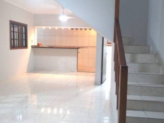 Casa para Locação em Caraguatatuba - 2